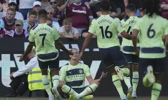 斯基拉：安古伊萨左大腿股二头肌严重撕裂，预计将缺阵40天（斯基拉：安古伊萨左腿股二头肌重度撕裂，预计伤停40天）