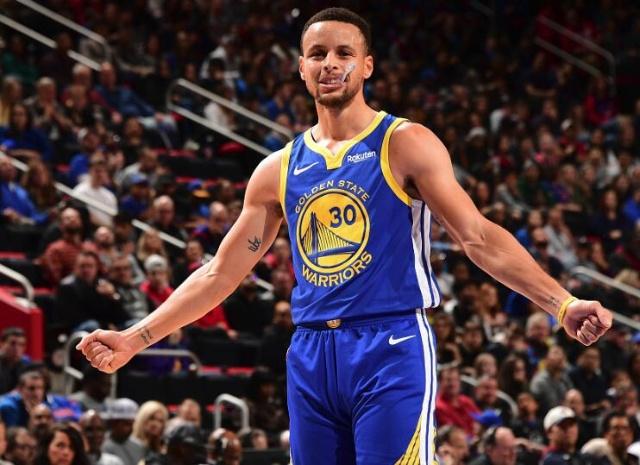 攻防一体！切特半场三分3中3轰13分5板3盖帽（攻守兼备！切特半场三分全中砍下13分5板3封盖）