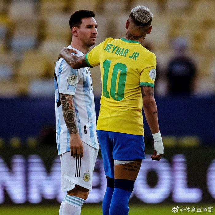 队长镇守后防，比肩最佳表现（队长坐镇防线，表现不逊最佳）