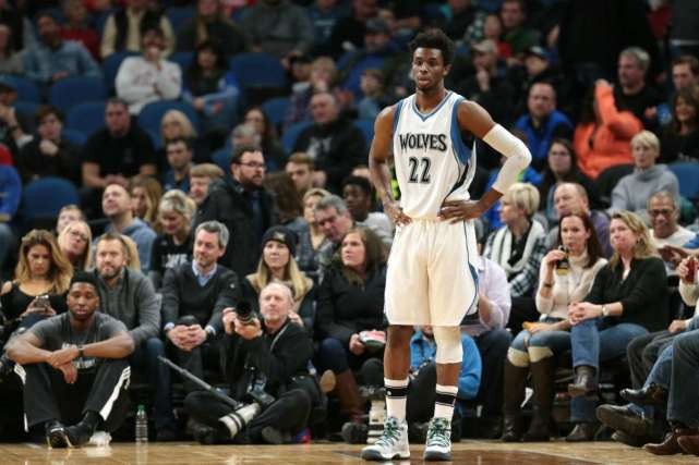 不留情面！东契奇战旧主怒砍35分5篮板11助攻（毫不手软！东契奇对阵旧主轰下35分5篮板11助攻）