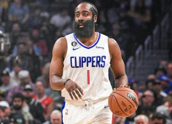 拉波尔塔：想等诺坎普竣工再致敬梅西，那天诺坎普会座无虚席（拉波尔塔：待诺坎普落成再向梅西致敬，届时球场必将座无虚席）