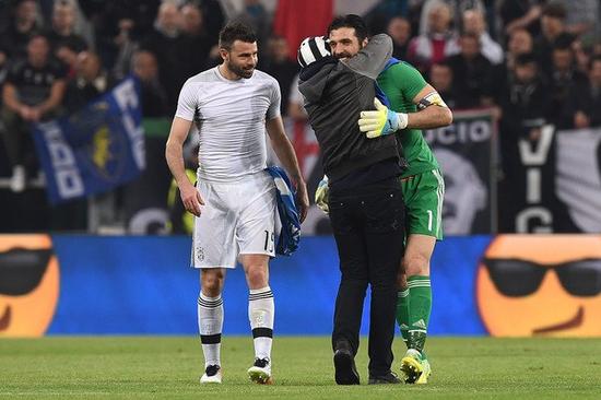 今晚抽签！欧联杯36强出炉：维拉、森林、罗马、费耶诺德进入正赛（欧联杯36强敲定，今晚抽签：维拉、森林、罗马、费耶诺德锁定正赛席位）