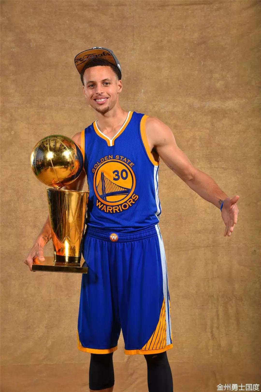 传闻：阿森纳关注／求购欧塞尔青年队中场埃利斯-赛迪遭拒（消息称阿森纳对欧塞尔青训中场埃利斯-赛迪的报价遭拒）