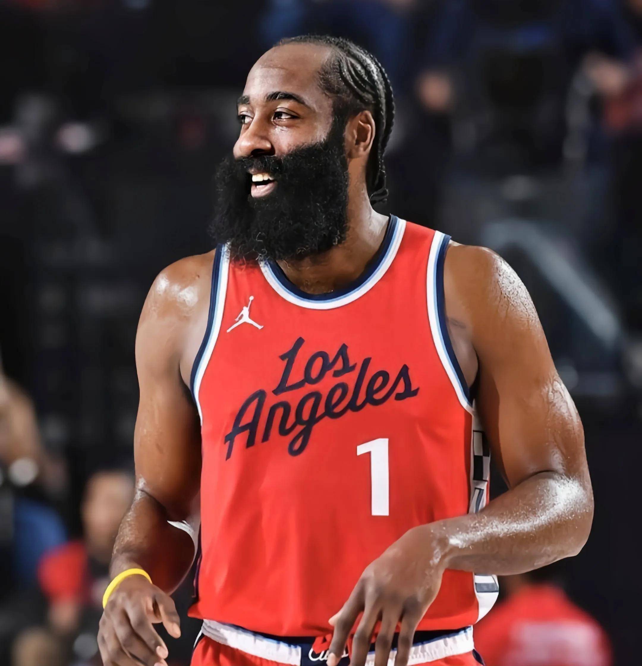 聚焦残特奥会：运动员在比赛 教练同样在“紧张” 还准备了专属道具“紫气东来”（残特奥会现场：运动员鏖战，教练同频“紧张”，“紫气东来”专属道具亮相）